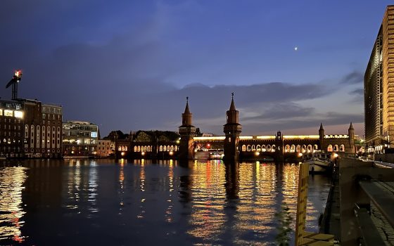Berlin Gece Hayatı Rehberi: Techno Kulüpleri, Barlar, Kabare ve Kapı Kuralları