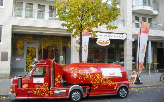 Berlin Yemek Rehberi: Döner, Currywurst ve Sokak Lezzetleri, Kafe ve Pazar Önerileri