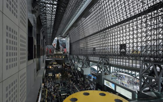 Kyoto Ulaşım Rehberi: Otobüs mü Tren mi? Kalabalıktan Kaçmanın Yolları