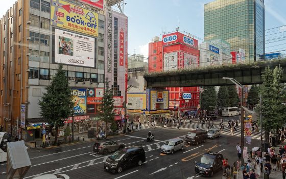 Tokyo Elektronik Alışverişi: Akihabara, Yodobashi, Bic Camera ve İkinci El Kamera Rehberi