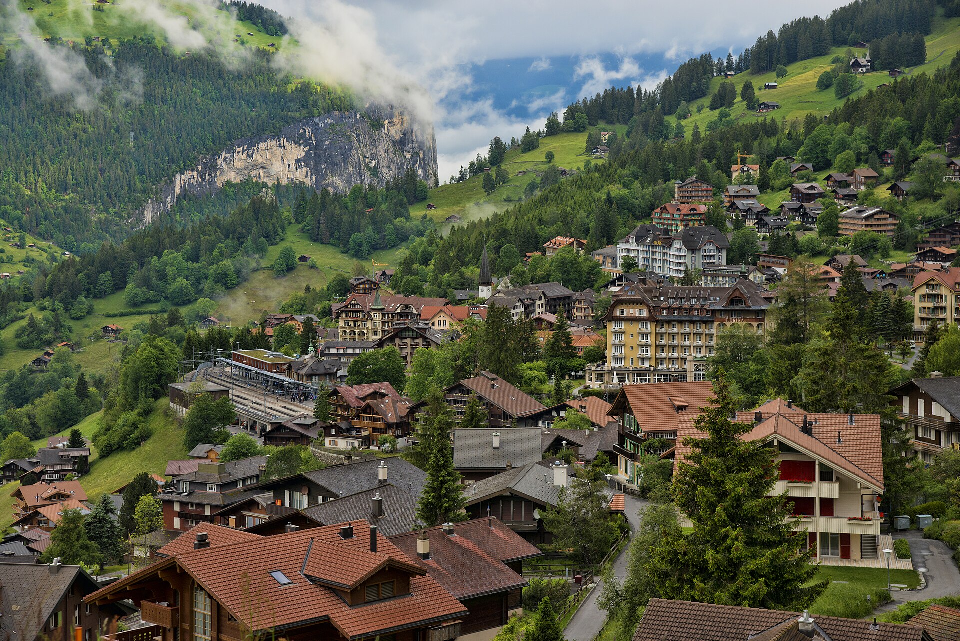 Wengen köyü ve Jungfrau manzarası